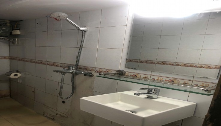 bán nhà riêng Nguyễn Lương Bằng, 3 tầng x 12m, 2 ngủ, hơn tỷ, 100m ra ô tô tránh